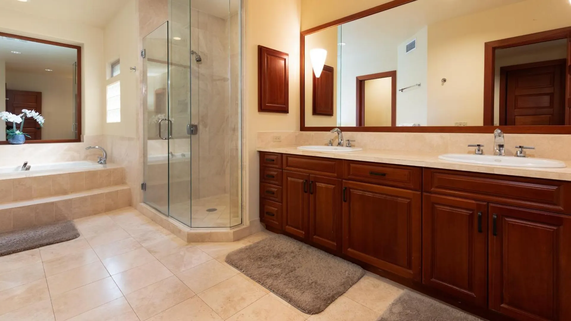 Sea To Sky Stunning 3Br Villages Home With Three Master Suites Waikoloa