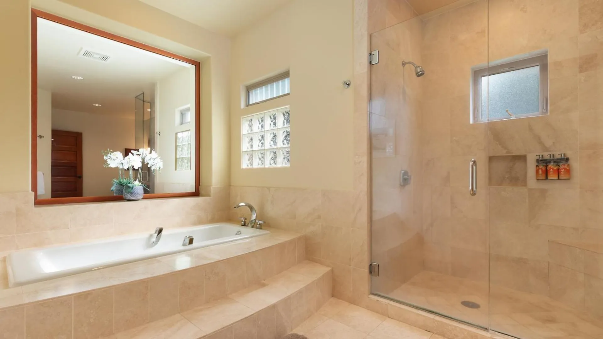 Sea To Sky Stunning 3Br Villages Home With Three Master Suites Waikoloa